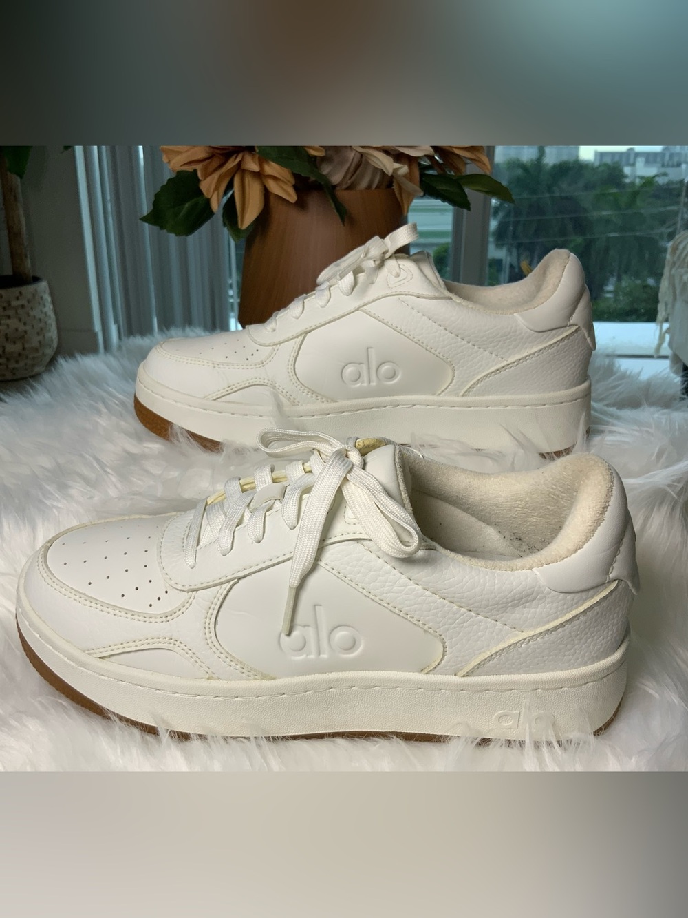 ALO Yoga Recovery Mode Sneaker Unisex W8 M6.5